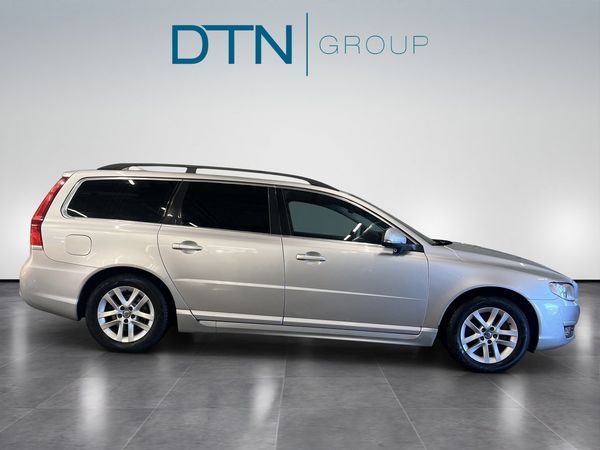 Volvo V70 D3/Classic/Momentum/VÄLUTRUSTAD/KAMREMBYTT/DRAG - 2016