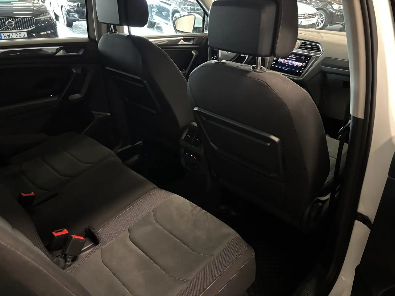 Vehicle image 20