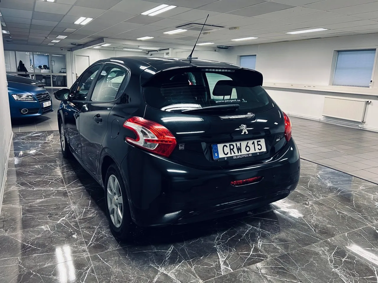 Vehicle image 5