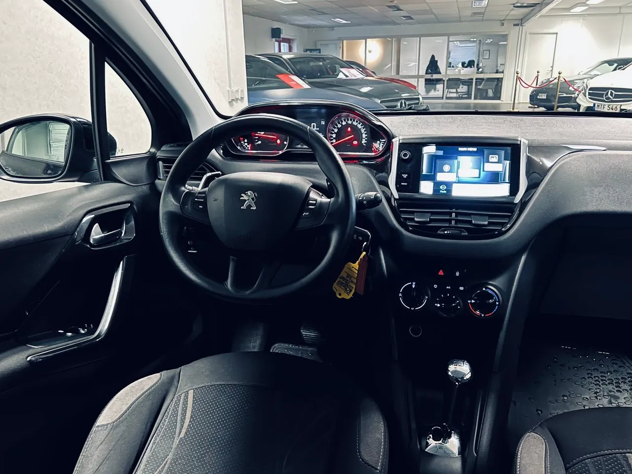 Vehicle image 9
