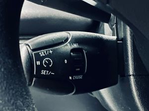 Peugeot 208 bild 24