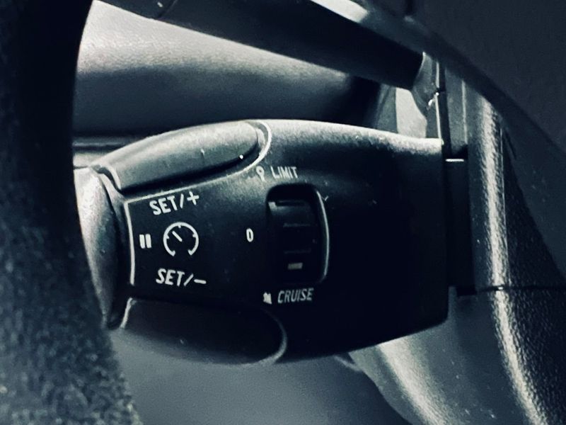 Peugeot 208 bild 24