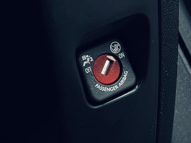 Peugeot 208 bild 23