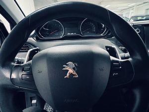 Peugeot 208 bild 14