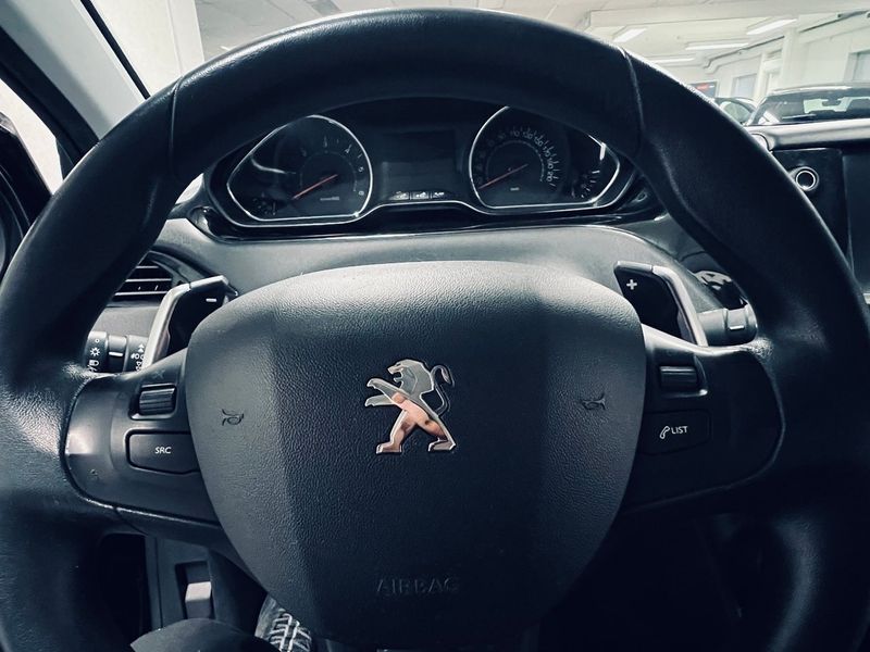 Peugeot 208 bild 14