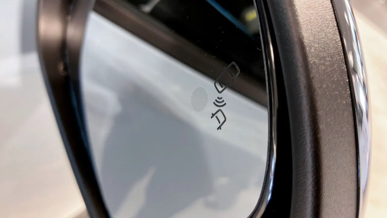 Vehicle image 20
