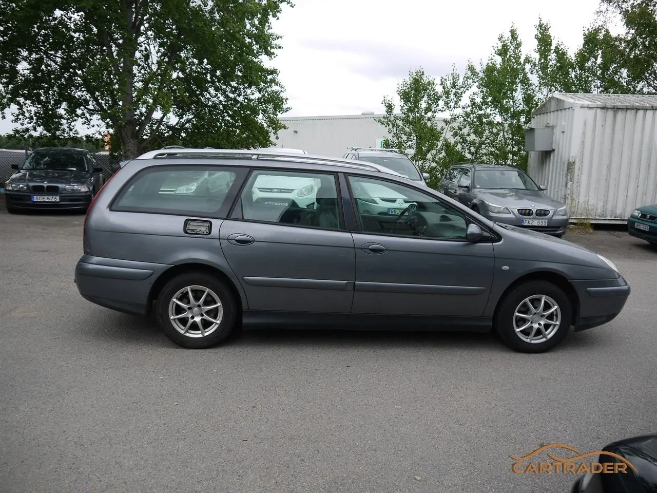 Vehicle image 3