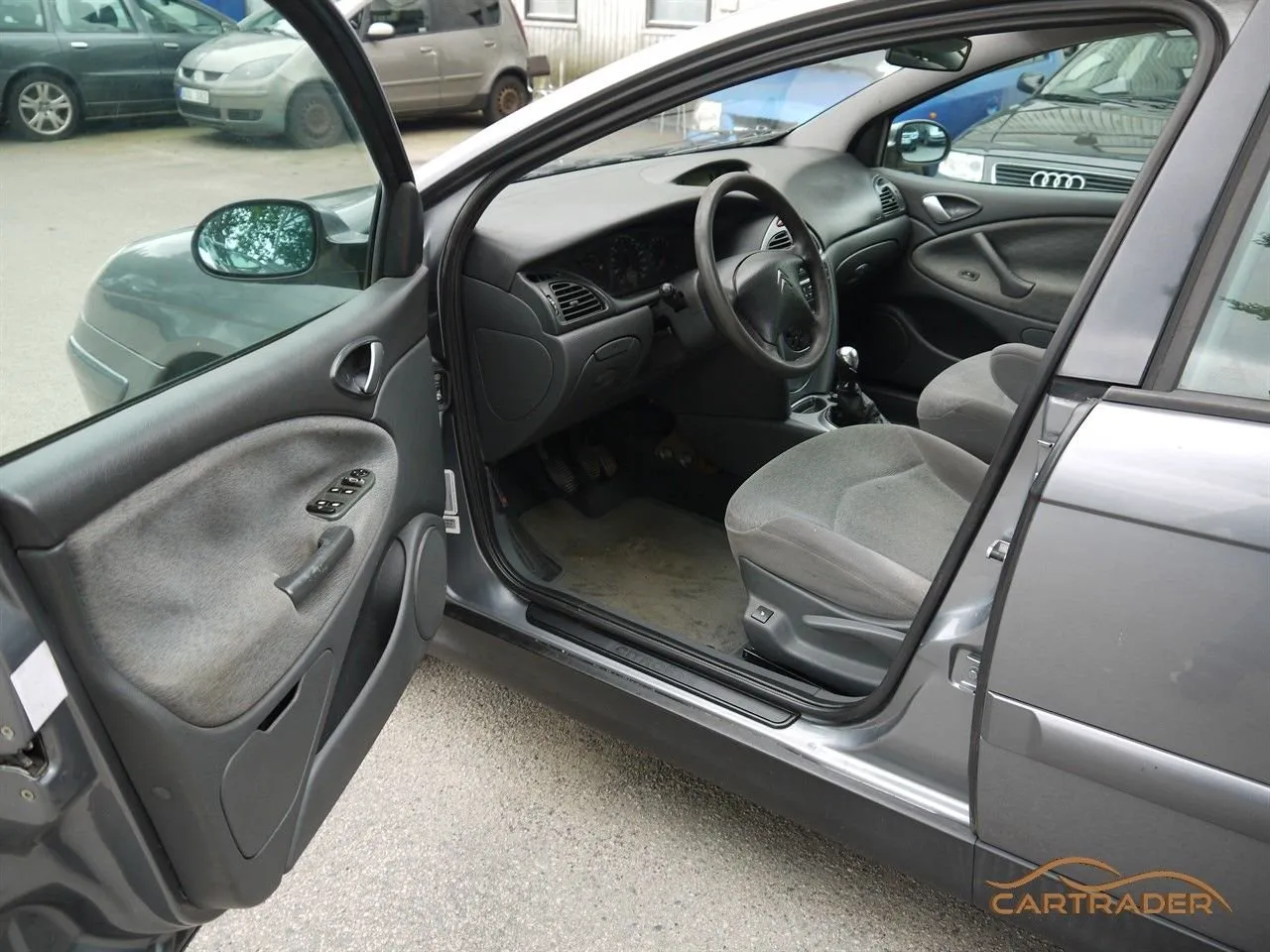Vehicle image 9