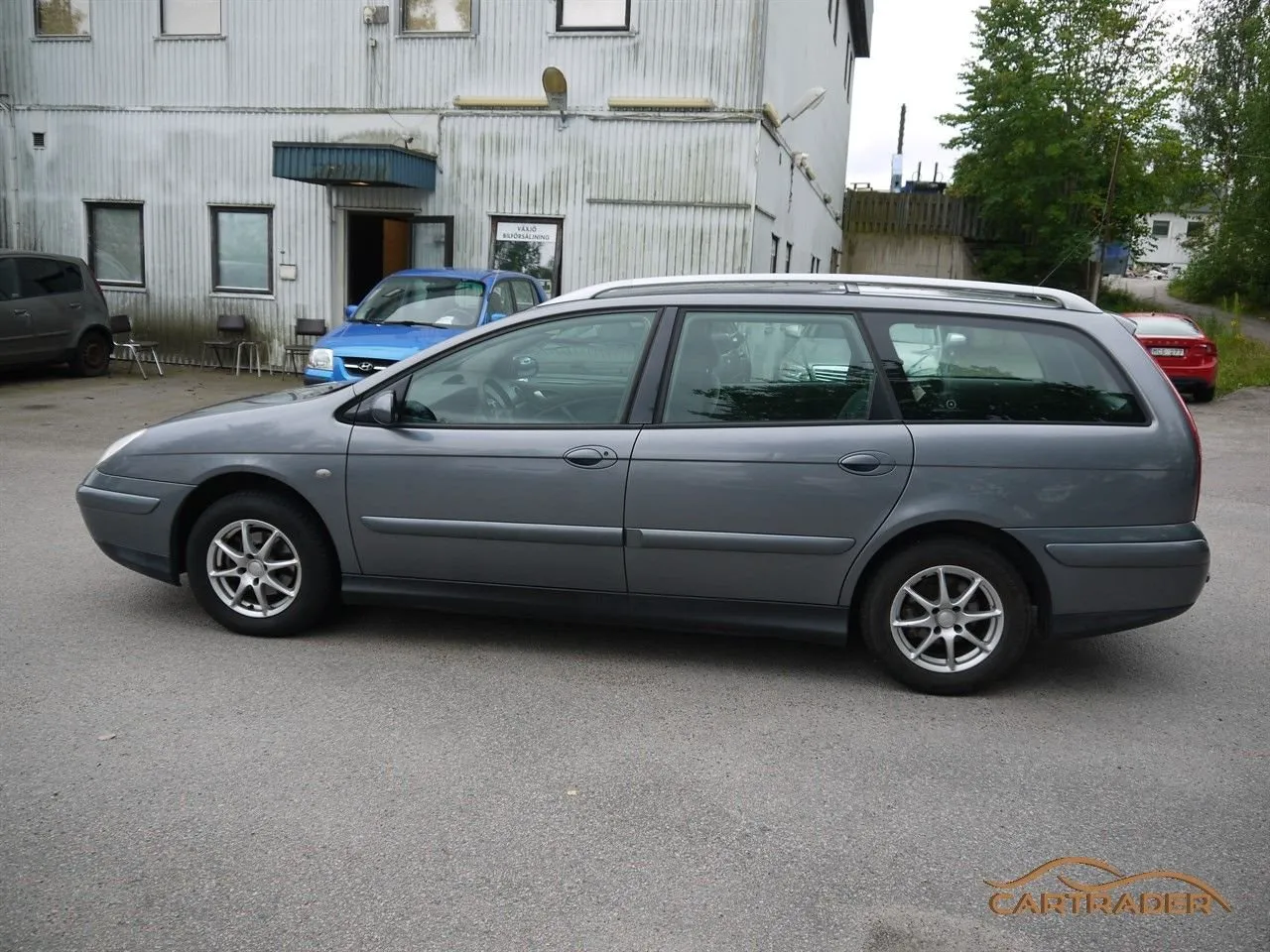Vehicle image 7