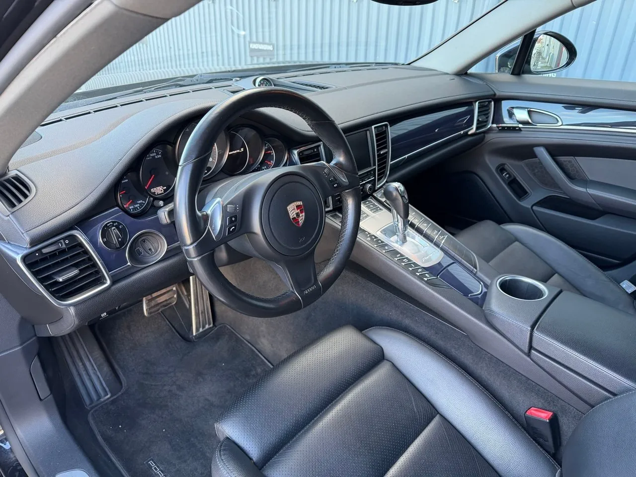 Vehicle image 17