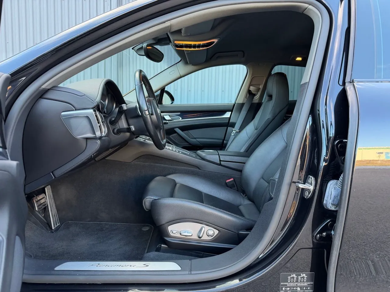 Vehicle image 18