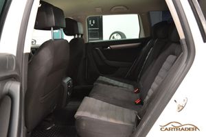 Volkswagen Passat bild 9