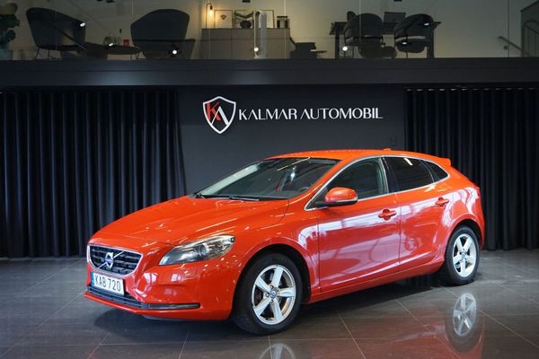 Volvo V40 D3 Geartronic 150hk Momentum Navi Automat - 2016