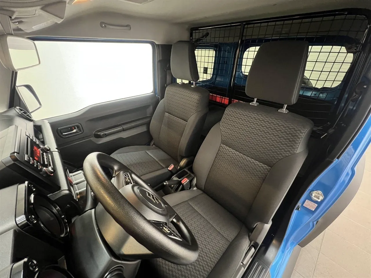Vehicle image 14