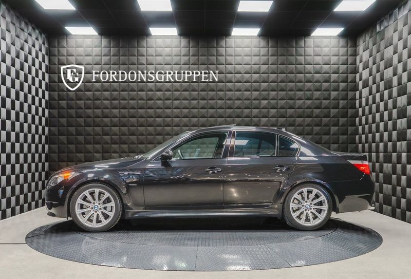 BMW M5 bild 2