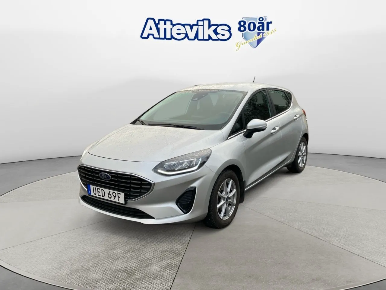 Vehicle image 6