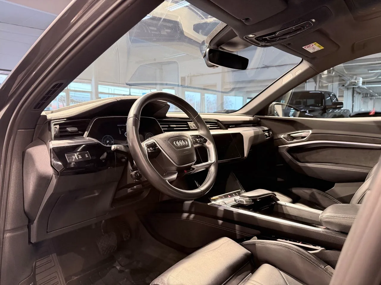 Vehicle image 15