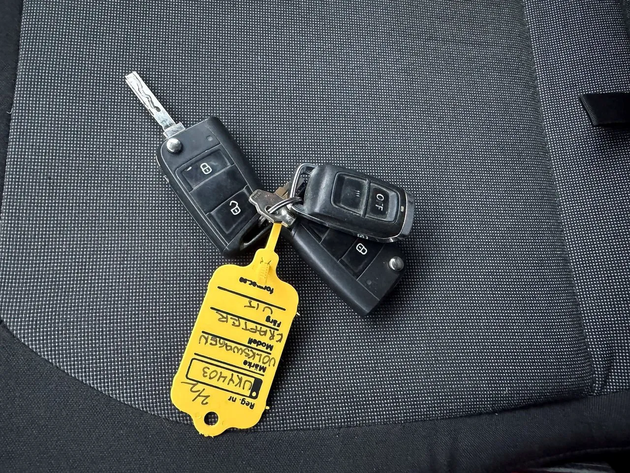 Vehicle image 15