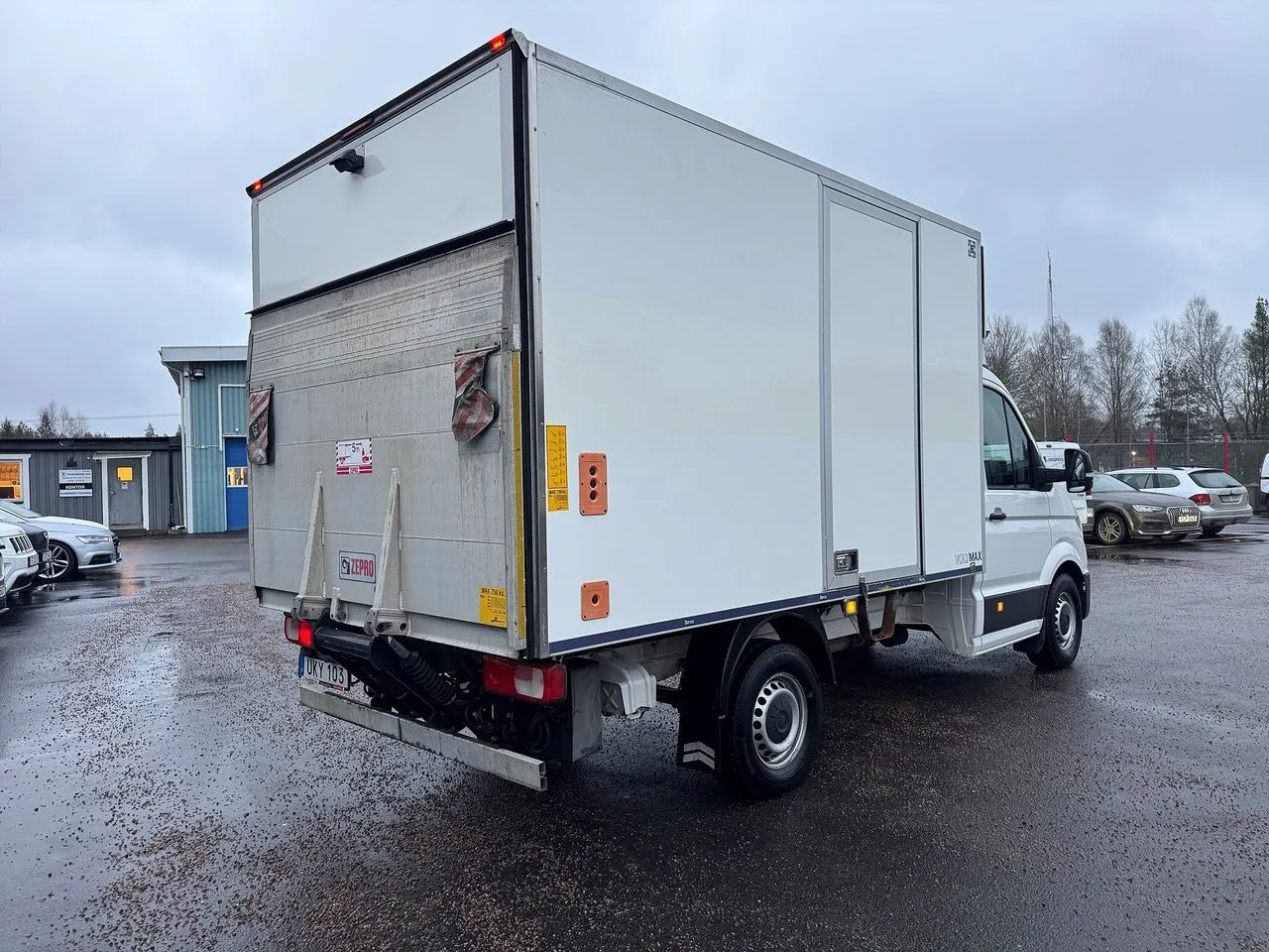 Vehicle image 3