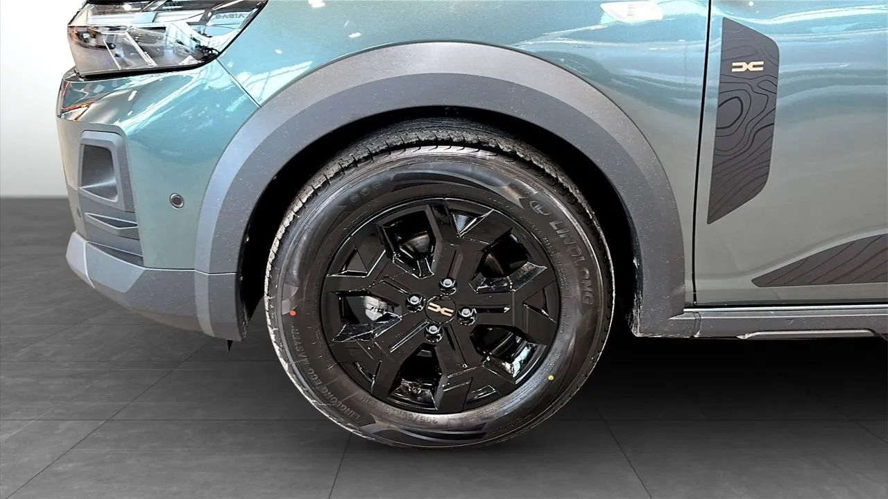 Vehicle image 8