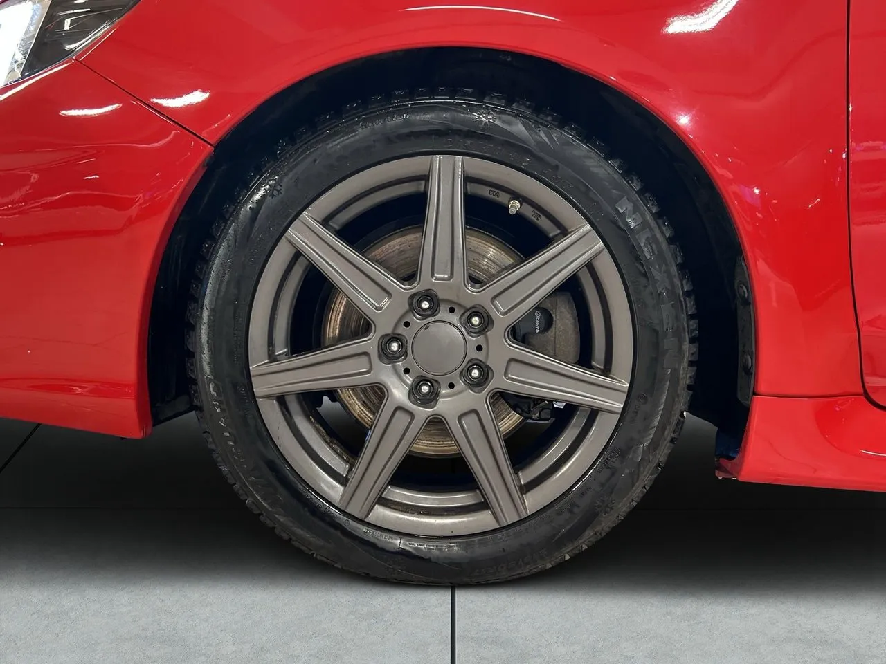 Vehicle image 13