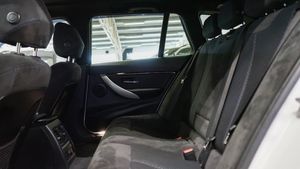 BMW 330 bild 18
