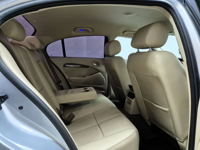 Jaguar S-Type bild 23