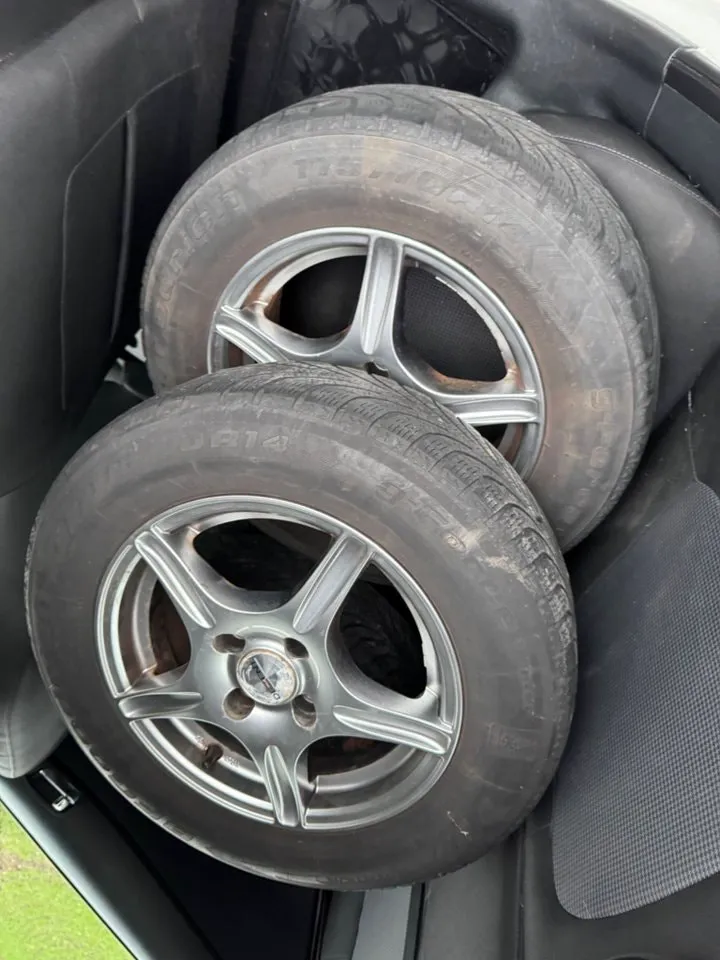 Vehicle image 8