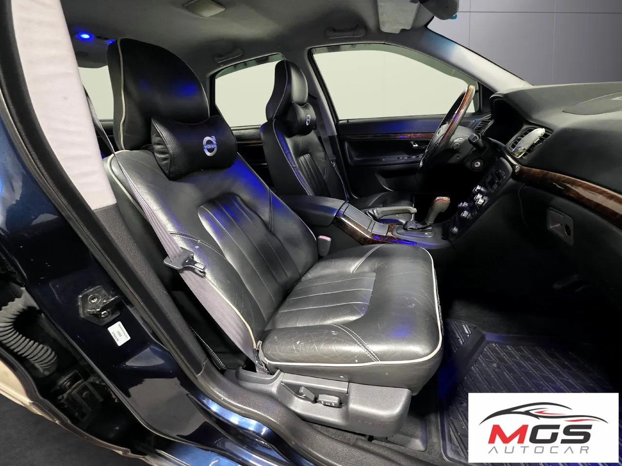 Vehicle image 11