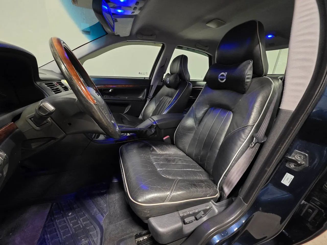 Vehicle image 18