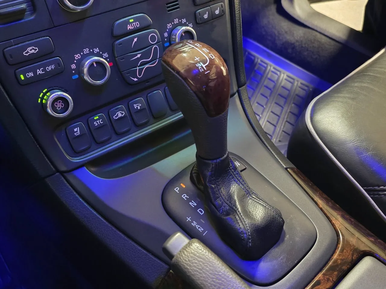 Vehicle image 22