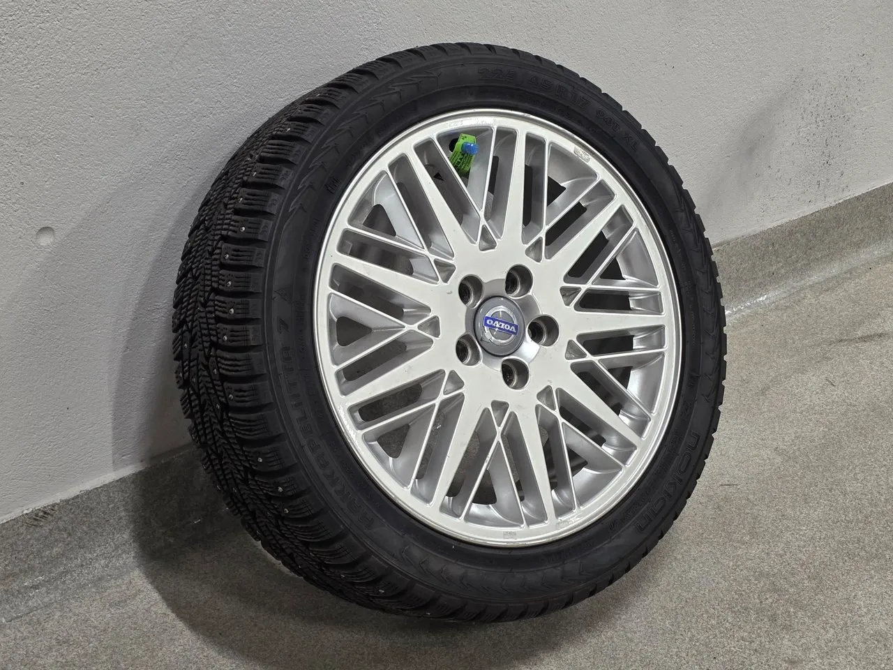 Vehicle image 25
