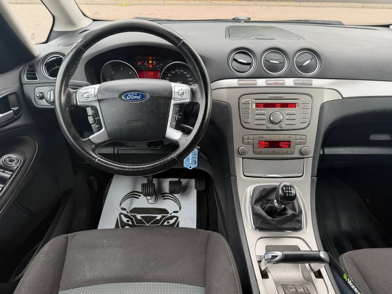 Vehicle image 7