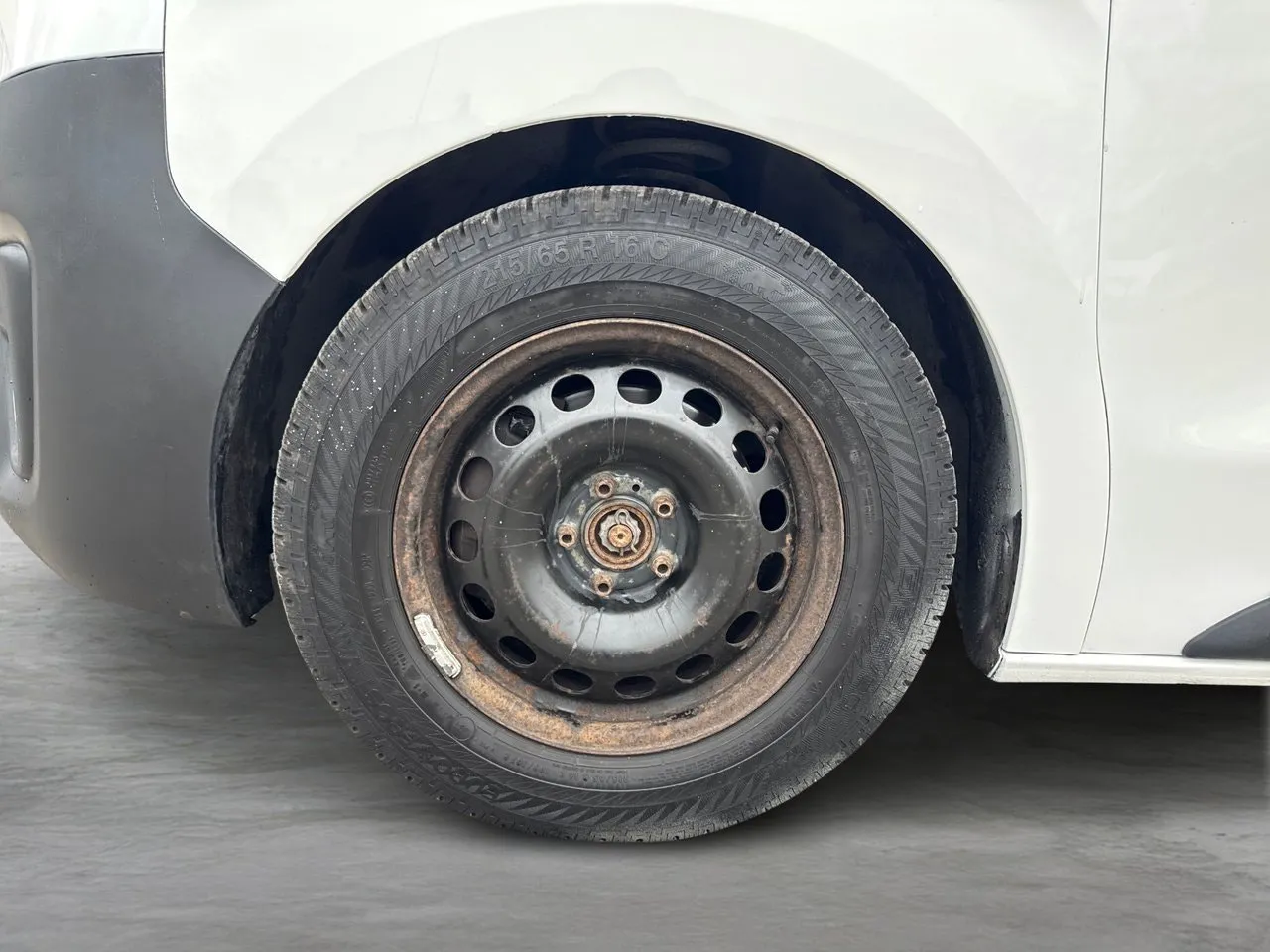 Vehicle image 21