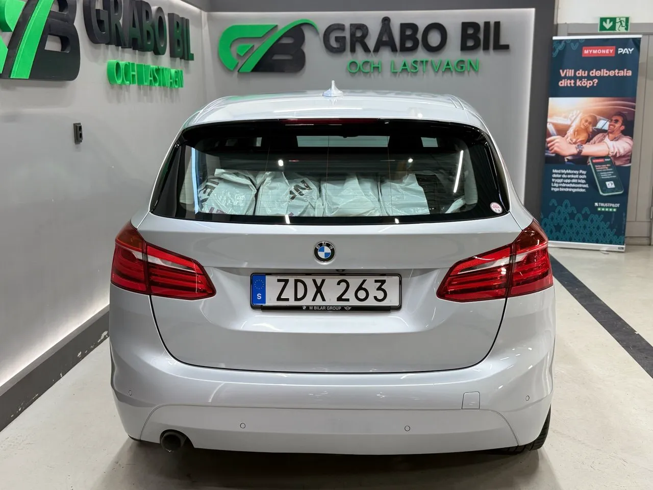 Vehicle image 3