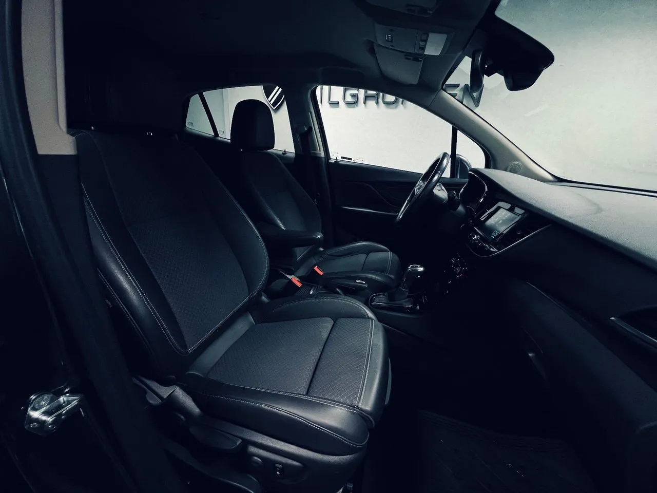 Vehicle image 21
