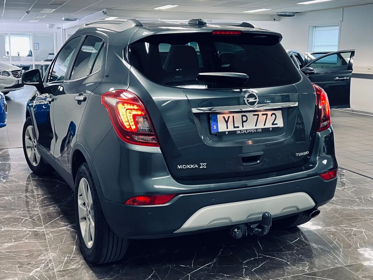 Vehicle image 5