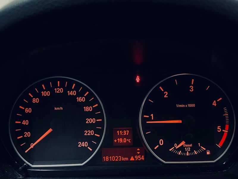 BMW 116 bild 18
