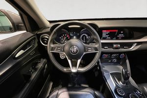 Alfa Romeo Stelvio bild 13