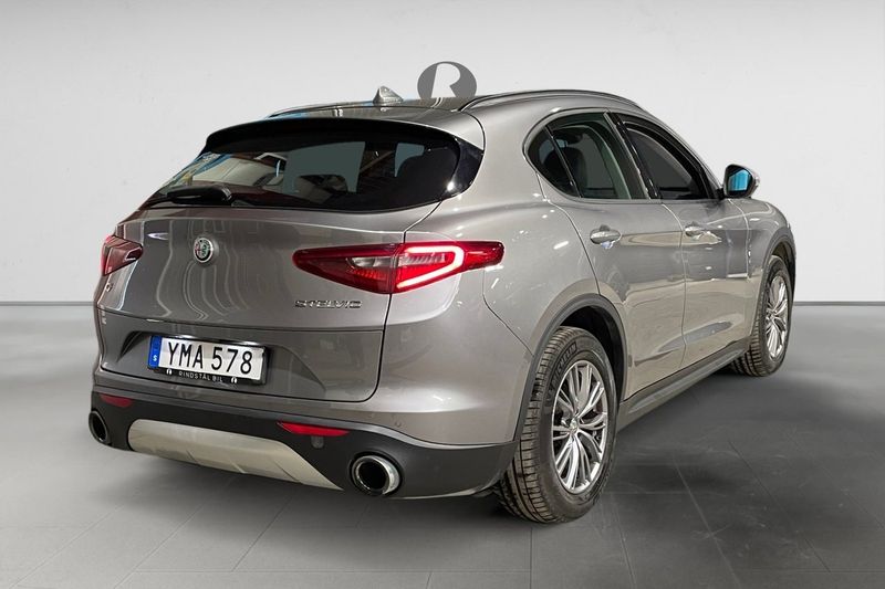 Alfa Romeo Stelvio bild 7