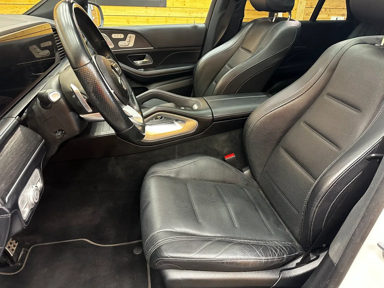 Vehicle image 31