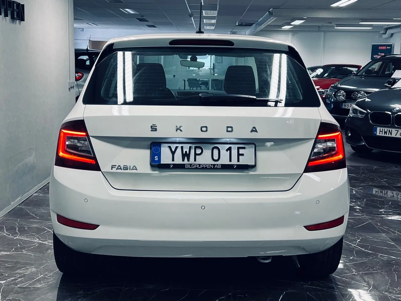 Vehicle image 4