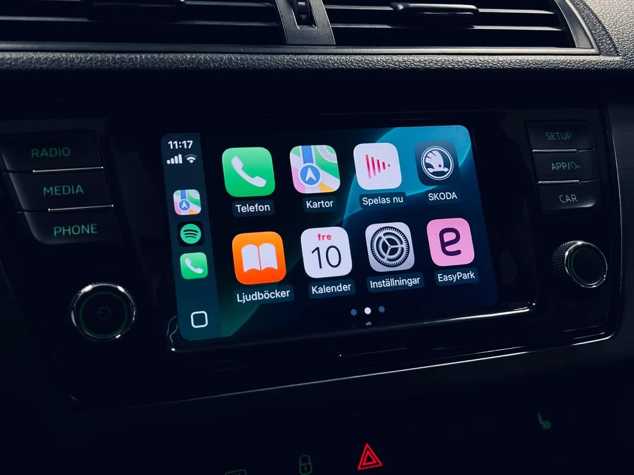 Vehicle image 14
