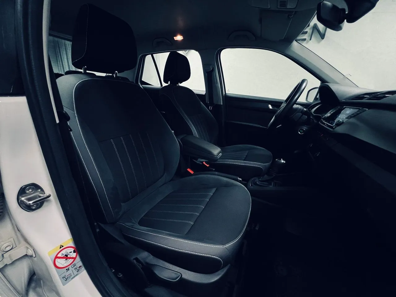 Vehicle image 20