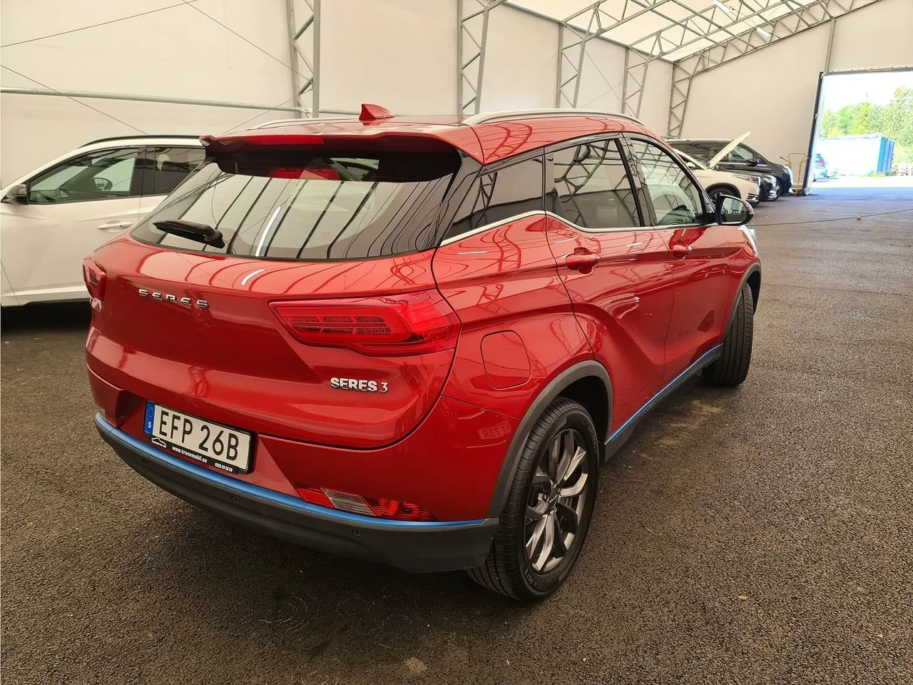 Vehicle image 4