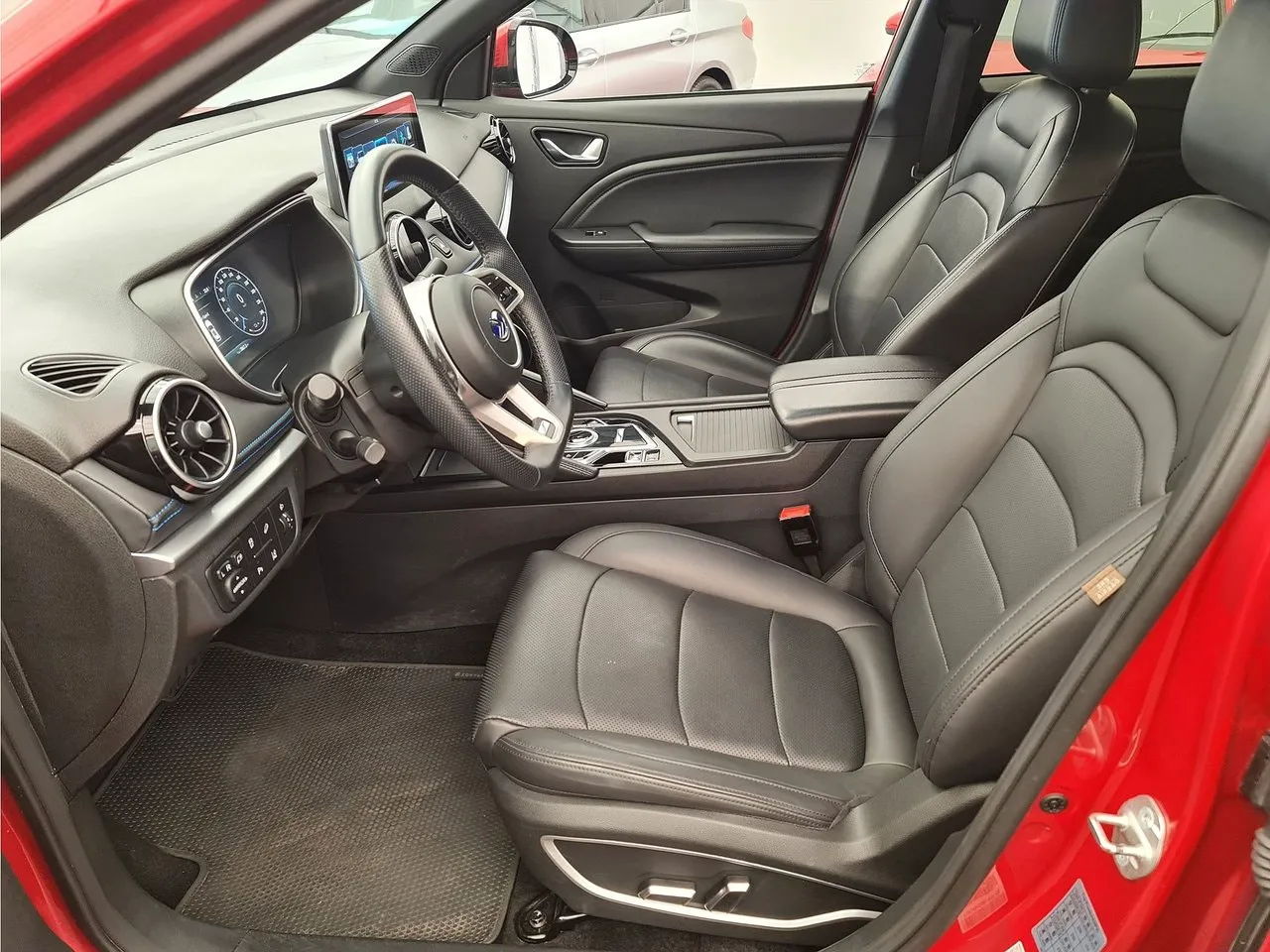 Vehicle image 16