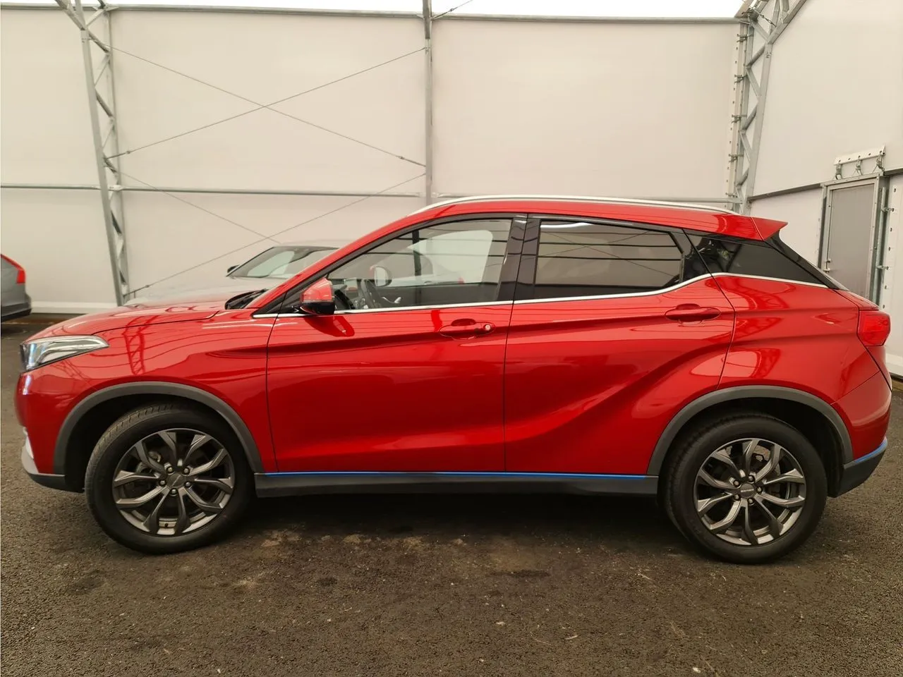 Vehicle image 7