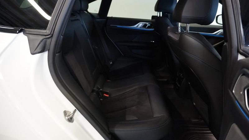 BMW i4 bild 14