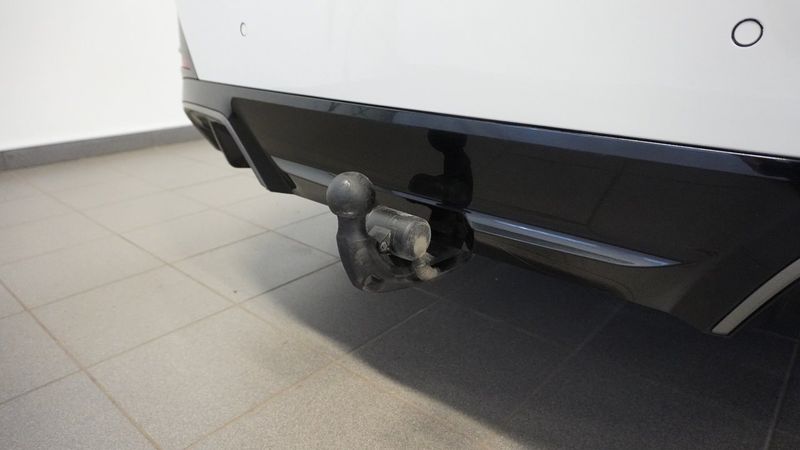 BMW i4 bild 8