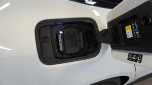 BMW i4 bild 11